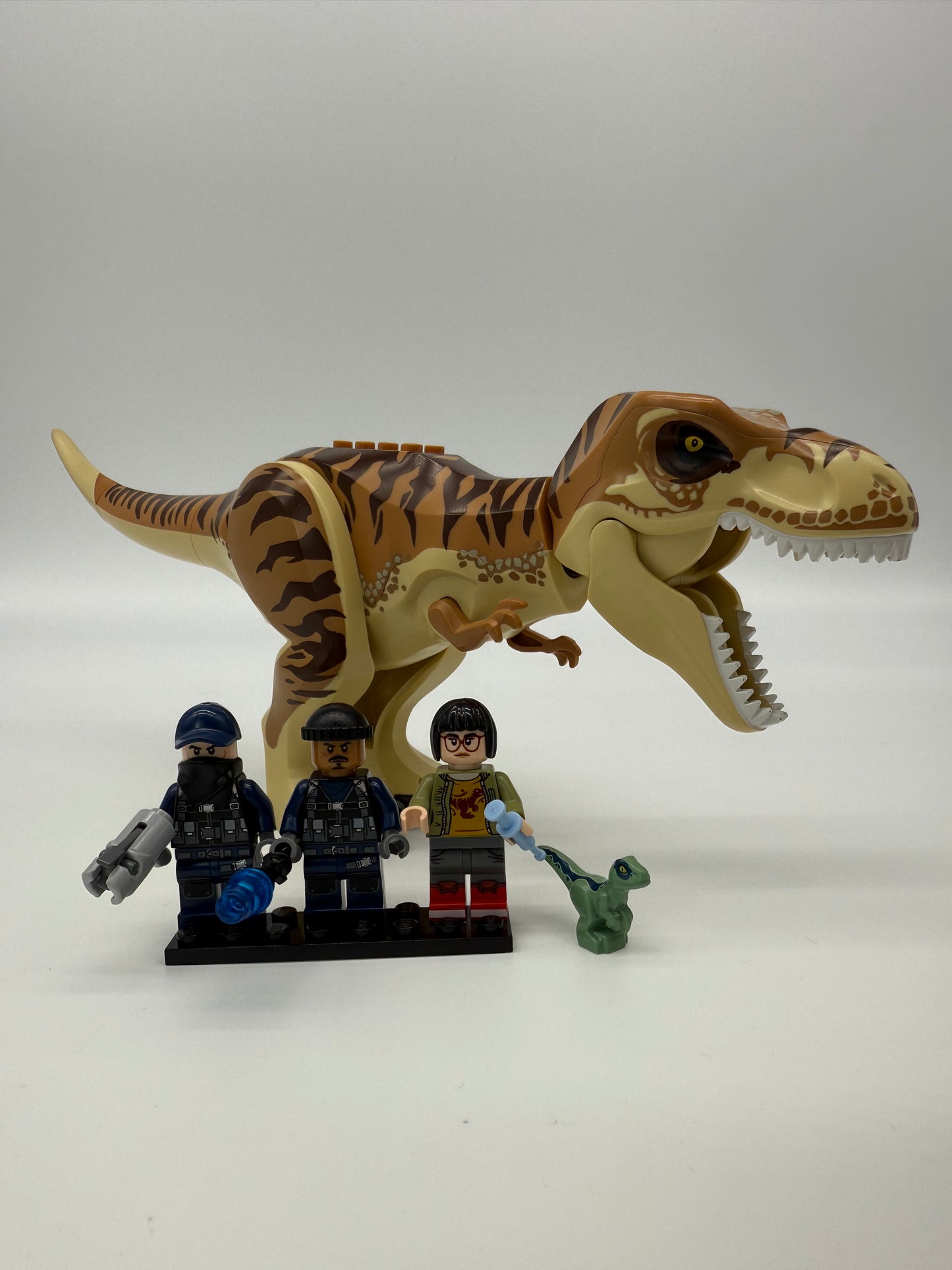 T. rex Transport - Bricks and Minifigs Sioux Falls