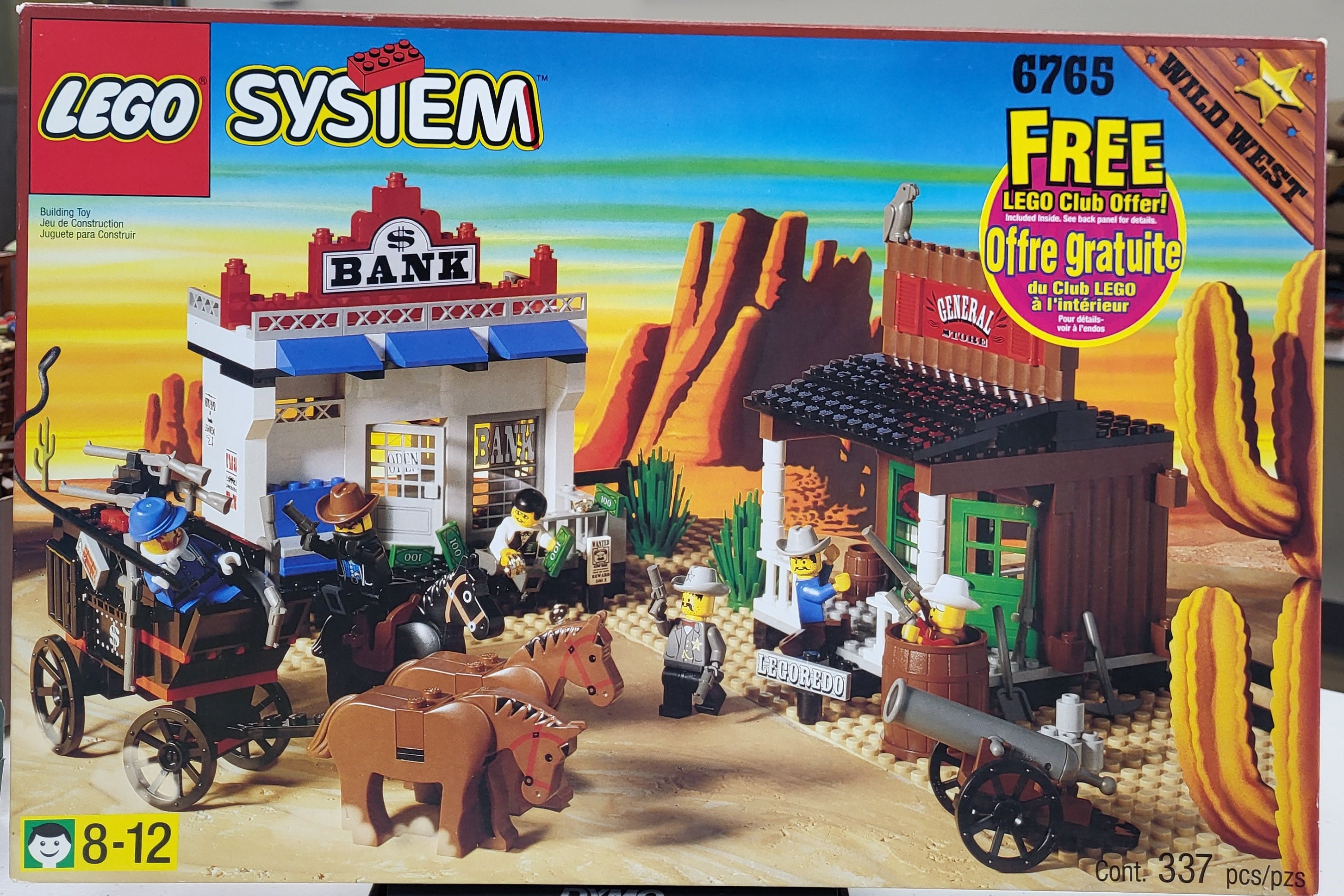 LEGO® Wild West Gold City Junction (6765) Bricks and Minifigs
