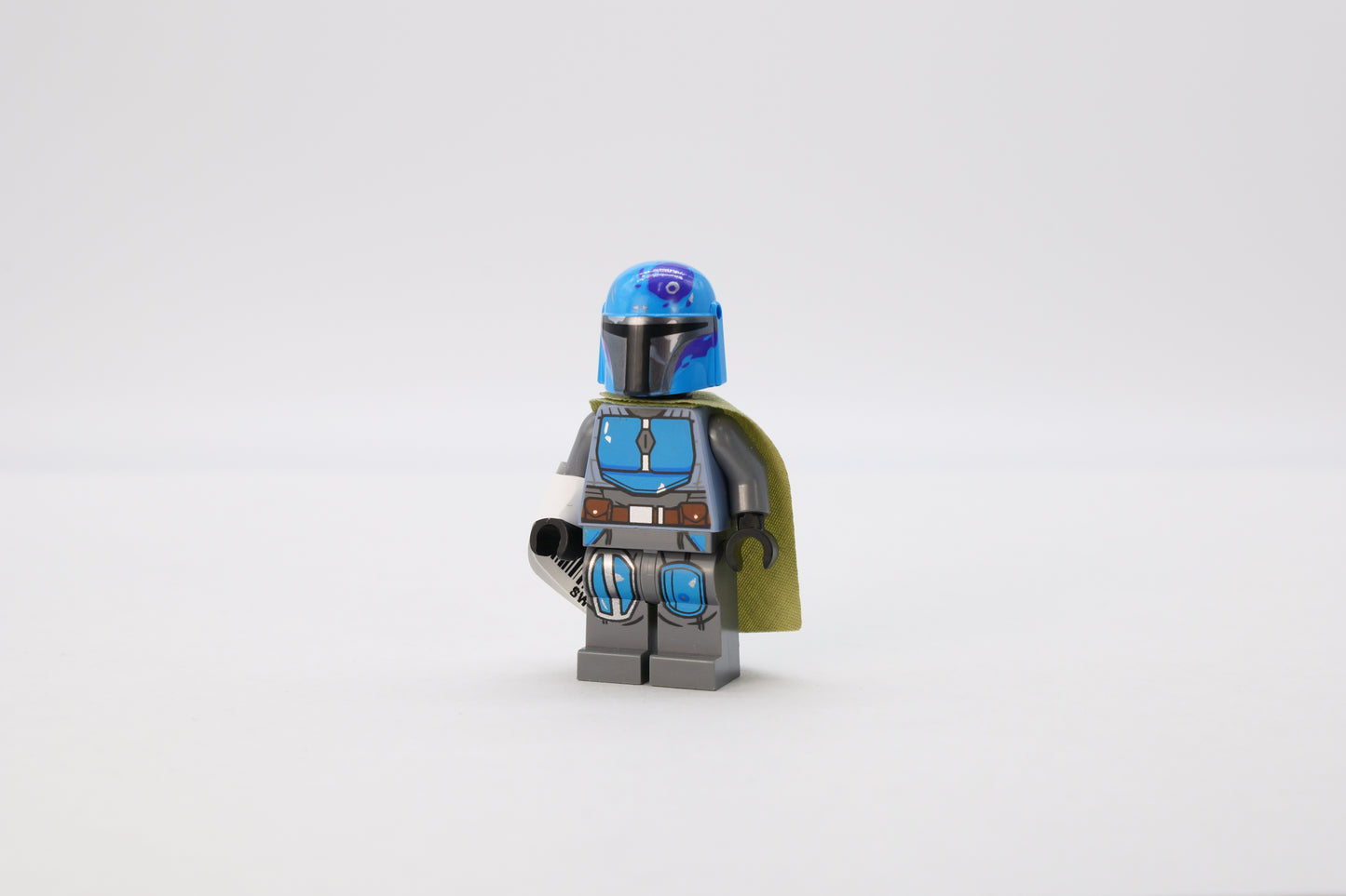 sw1080: Mandalorian Tribe Warrior - Male, Olive Green Cape, Dark Azure Helmet