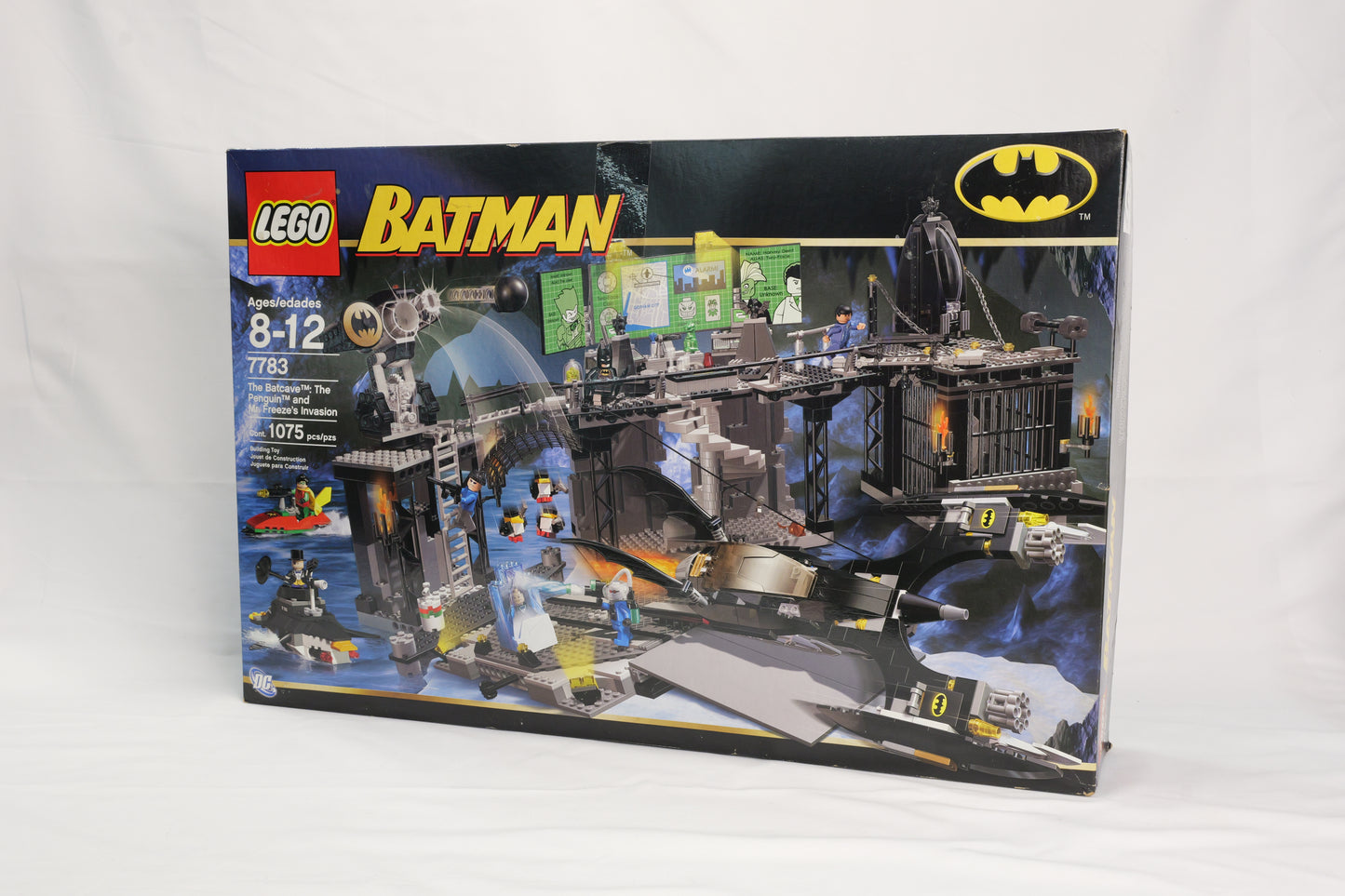 LEGO® BATMAN™ The Batcave™: The Penguin™ and Mr. Freeze's Invasion (7783)