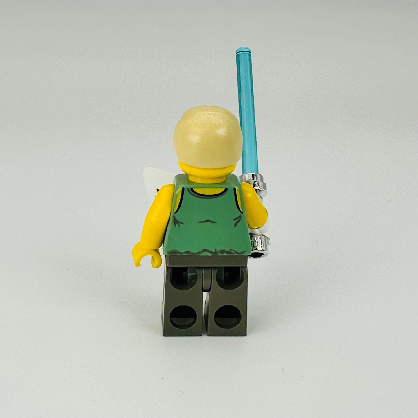 sw0106a: Luke Skywalker - with chrome lightsaber