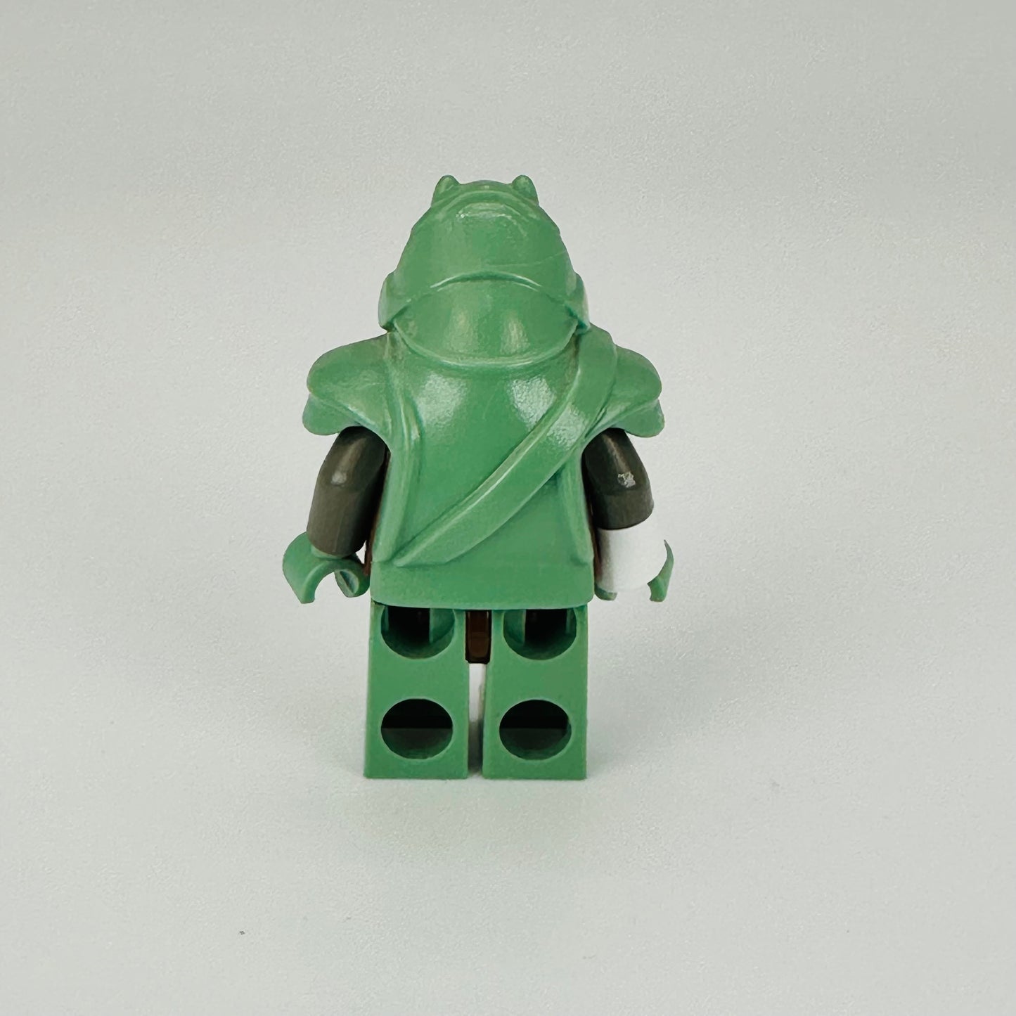 sw0075: Gamorrean Guard (Dark Gray Arms)