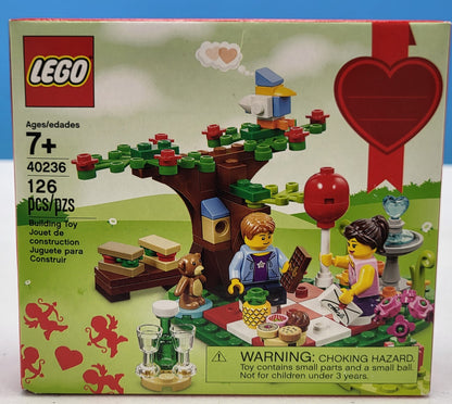 LEGO® Romantic Valentine Picnic (40236)