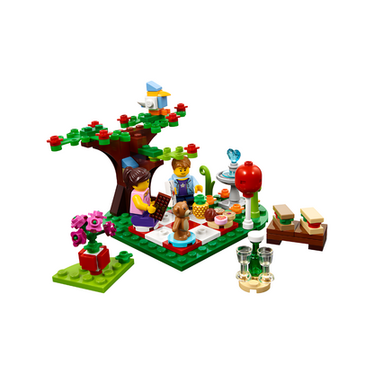 LEGO® Romantic Valentine Picnic (40236)