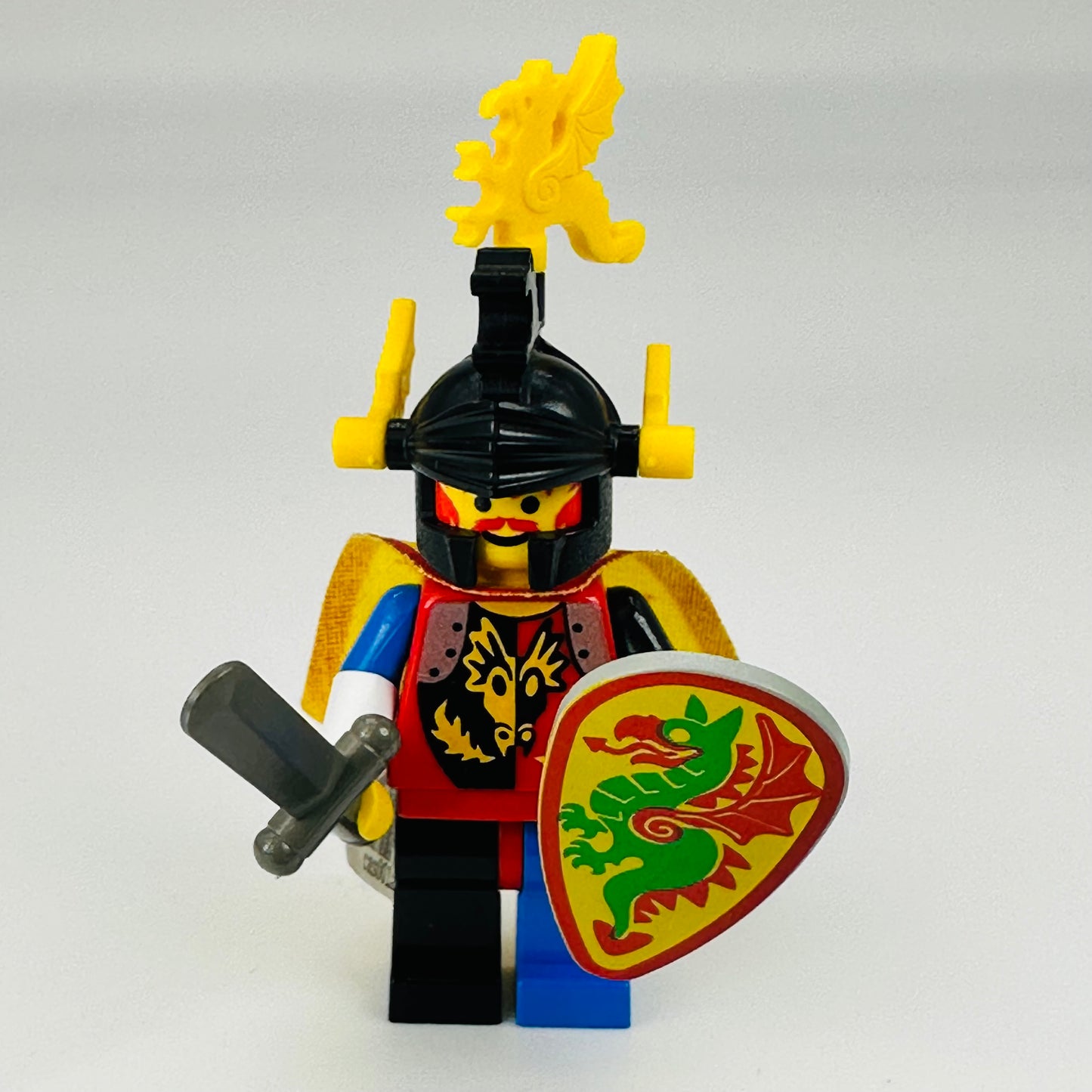 cas001a: Dragon Master (WITH SHIELD AND SWORD)